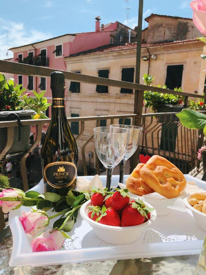 Affittacamere In Piazzetta Sarzana Eksteriør billede